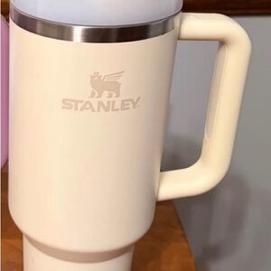 Stanley Cream tumbler with Handle